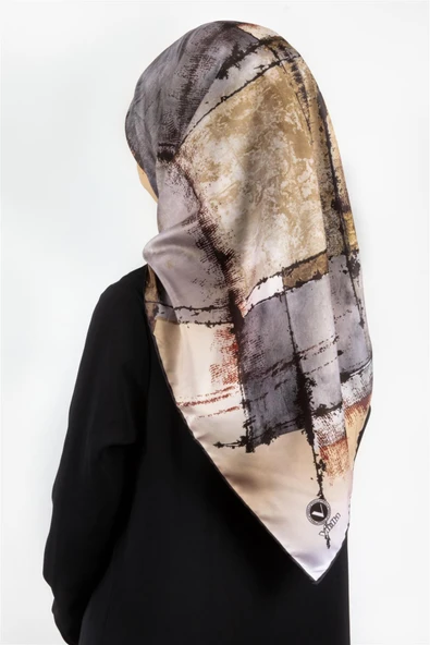 Twil Yamalı Ve Geometrik Desenli Gri Renkli 90x90 Eşarp (İpek İçermez) Dikim Şekli : El Dikişi ürün görseli