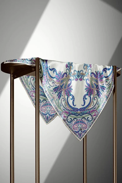 %100 Twill İpek Şal Desenli Krem - Saks Renkli 90x90 Eşarp Dikim Şekli : El Dikişi - Resim 5