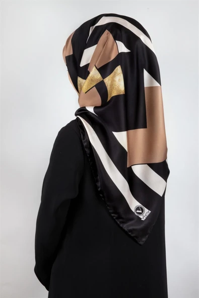 Twill Çizgili ve Gold Desenli Bej Renkli 90x90 Eşarp (İpek İçermez) Kenar Dikiş Şekli El Dikişli ürün görseli 1