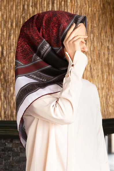 Twill Bordür Taş Desenli Bordo Renkli 90x90 Eşarp (İpek İçermez) Kenar Dikiş Şekli El Dikişli ürün görseli 1
