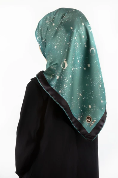 Twill Galaksi Desenli Petrol Yeşili Renkli 90x90 Eşarp (İpek İçermez) Kenar Dikiş Şekli El Dikişli ürün görseli