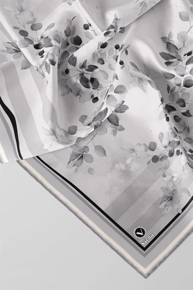Twill Çiçek Desenli Gri Renkli 90x90 Eşarp (İpek İçermez) Kenar Dikiş Şekli El Dikişli - Resim 2