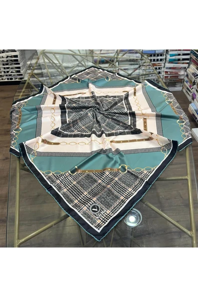 Twill Kemer ve Zincir Detaylı Ekose Desenli Petrol Yeşili Renkli 90x90 Eşarp (İpek İçermez) Kenar Dikiş Şekli El Dikişli - Resim 6