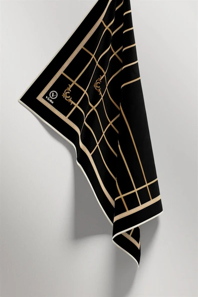 Twill Gold Detaylı Kareli Desenli Siyah Renkli 90x90 Eşarp (İpek İçermez) Kenar Dikiş Şekli El Dikişli - Resim 4