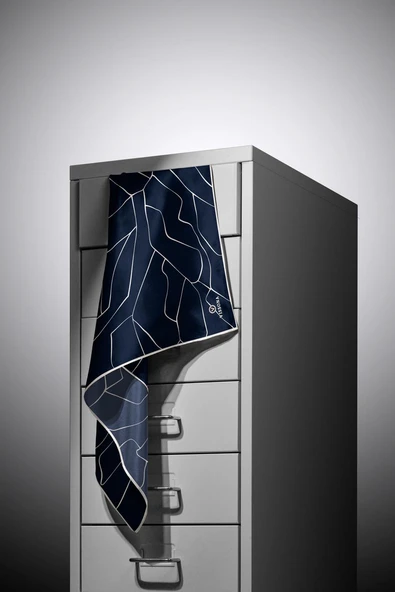 %100 Twill İpek Çizgi Desenli Lacivert - Krem Renkli 90x90 Eşarp Dikim Şekli : El Dikişi - Resim 6