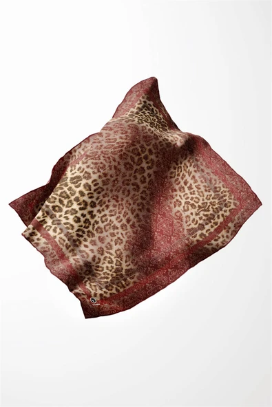 Twill Leopar Desenli Kırmızı Renkli 90x90 Eşarp (İpek İçermez) Kenar Dikiş Şekli El Dikişli - Resim 3