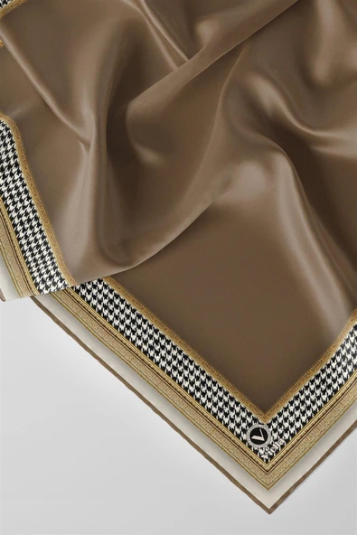 Twill Kazayak Bordür Desenli Vizon Renkli 90x90 Eşarp (İpek İçermez) Kenar Dikiş Şekli El Dikişli - Resim 2