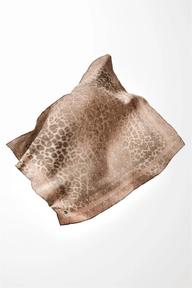 Twill Leopar Desenli Bej Renkli 90x90 Eşarp (İpek İçermez) Kenar Dikiş Şekli El Dikişli - Resim 3