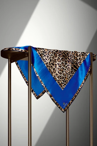 %100 Twill İpek Leopar Desenli Saks Renkli 90x90 Eşarp Dikim Şekli : El Dikişi - Resim 4
