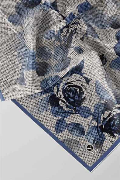 Twill Gül Desenli Bebe Mavisi Renkli 90x90 Eşarp (İpek İçermez) Kenar Dikiş Şekli El Dikişli - Resim 2