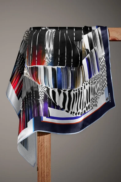 %100 Twill İpek Geometrik Desenli Lacivert - Kırmızı Renkli 90x90 Eşarp Dikim Şekli : El Dikişi - Resim 5