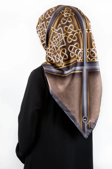 Twill Gold Çerçeveli Barok Desenli Bej Renkli 90x90 Eşarp (İpek İçermez) Kenar Dikiş Şekli El Dikişli ürün görseli 1