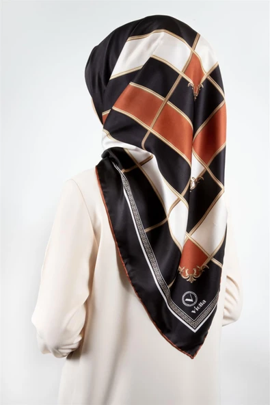 Twill Gold Detaylı Kareli Desenli Taba Renkli 90x90 Eşarp (İpek İçermez) Kenar Dikiş Şekli El Dikişli ürün görseli