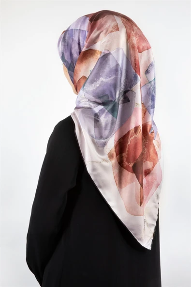 Twill Mermer Efektli Geometrik Desenli Pudra - Bebe Mavisi Renkli 90x90 Eşarp (İpek İçermez) Dikim Şekli : El Dikişi ürün görseli