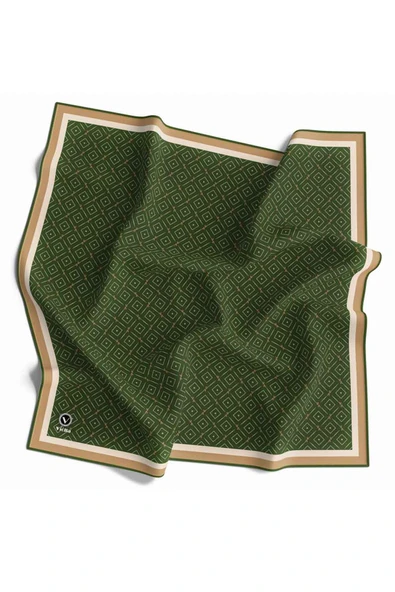 Kristal Çıtır Desenli Zümrüt Yeşili - Gold Renkli 90x90 Eşarp (İpek İçermez) Kenar Dikiş Şekli El Dikişli ürün görseli