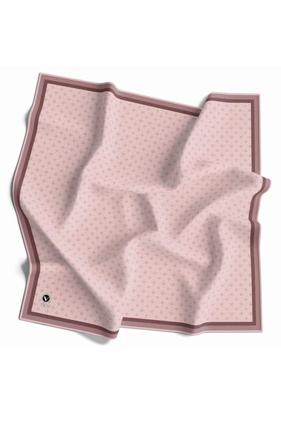 Twill Monogram Desenli Pudra Renkli 90x90 Eşarp (İpek İçermez) Kenar Dikiş Şekli El Dikişli ürün görseli