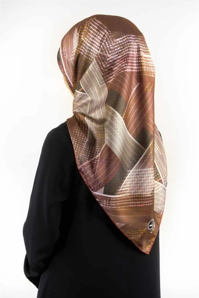 Twill Dokulu Geometrik Desenli Bakır Renkli 90x90 Eşarp (İpek İçermez) Kenar Dikiş Şekli El Dikişli ürün görseli