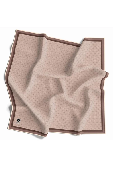 Twill Monogram Desenli Taş Renkli 90x90 Eşarp (İpek İçermez) Kenar Dikiş Şekli El Dikişli ürün görseli