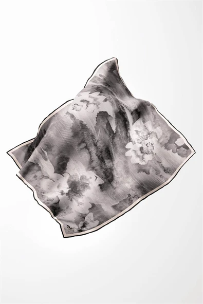 Twill Batik Desenli Füme Renkli 90x90 Eşarp (İpek İçermez) Dikim Şekli : El Dikişi - Resim 3