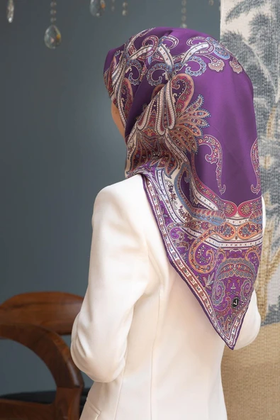 %100 Twill İpek Şal Desenli Mürdüm - Fuşya Renkli 90x90 Eşarp Dikim Şekli : El Dikişi ürün görseli