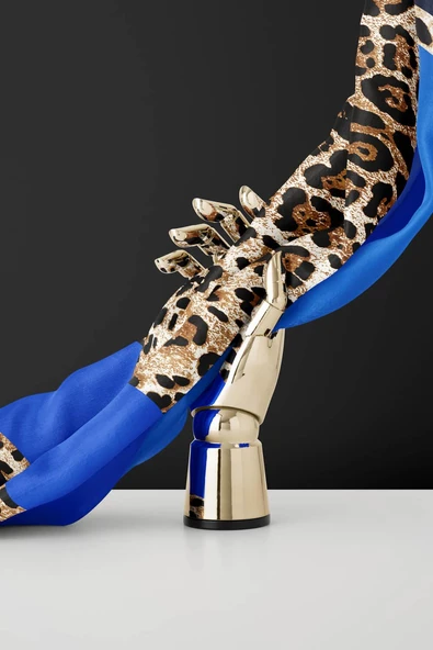 %100 Twill İpek Leopar Desenli Saks Renkli 90x90 Eşarp Dikim Şekli : El Dikişi - Resim 5