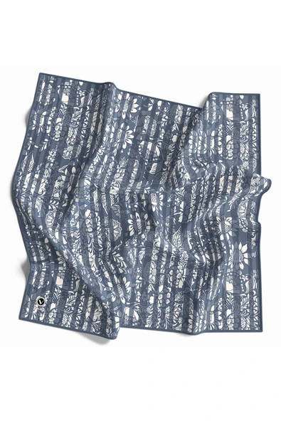 Twill Batik Şal Desenli İndigo Renkli 90x90 Eşarp (İpek İçermez) Kenar Dikiş Şekli El Dikişli ürün görseli