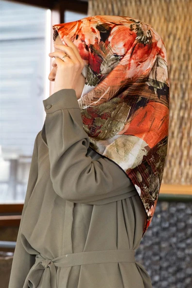 Rayon Batik Çiçek Desenli Haki Yeşili - Hardal Renkli 90x90 Eşarp (İpek İçermez) Kenar Dikiş Şekli El Dikişli ürün görseli
