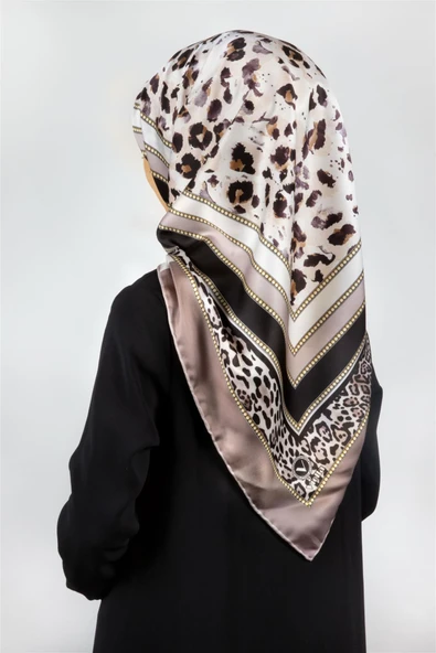 Twill Kemerli ve Leopar Desenli Bej Renkli 90x90 Eşarp (İpek İçermez) Dikim Şekli : El Dikişi ürün görseli