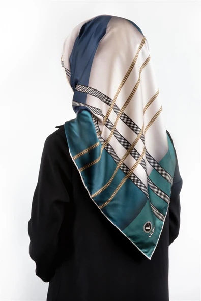 Twill Geometrik Desenli Petrol Yeşili - İndigo Renkli 90x90 Eşarp (İpek İçermez) Kenar Dikiş Şekli El Dikişli ürün görseli