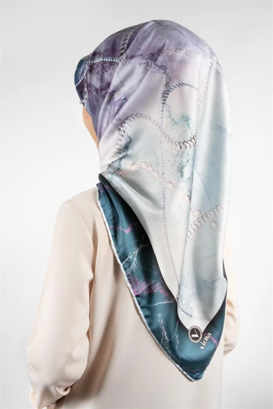 Twill Mermer ve Zincir Desenli Petrol Yeşili Renkli 90x90 Eşarp (İpek İçermez) Kenar Dikiş Şekli El Dikişli ürün görseli