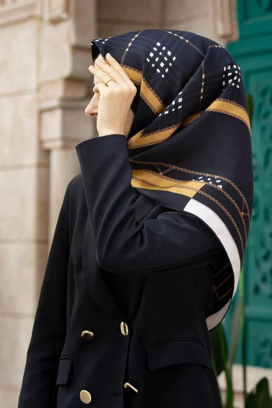 %100 Twill İpek Ekose Desenli Gold Renkli 90x90 Eşarp Dikim Şekli : El Dikişi ürün görseli