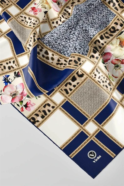 Twill Leopar ve Çiçek Desenli Lacivert - Krem Renkli 90x90 Eşarp (İpek İçermez) Dikim Şekli : El Dikişi - Resim 3