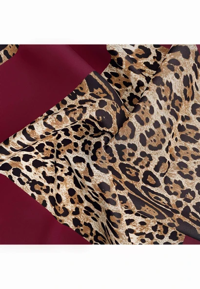 %100 Twill İpek Leopar Desenli Bordo Renkli 90x90 Eşarp Dikim Şekli : El Dikişi - Resim 3