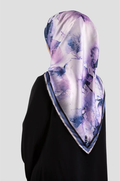 Rayon Sulu Boya Çiçek Desenli İndigo - Pembe Renkli 90x90 Dikim Şekli : El Dikişi Eşarp (İpek İçermez) ürün görseli