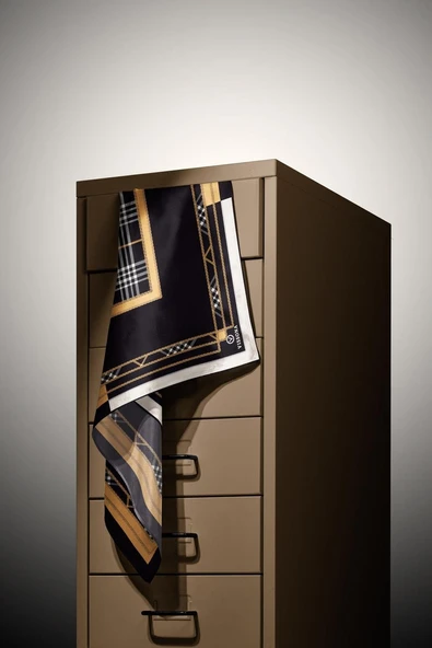 %100 Twill İpek Ekose Desenli Gold Renkli 90x90 Eşarp Dikim Şekli : El Dikişi - Resim 4