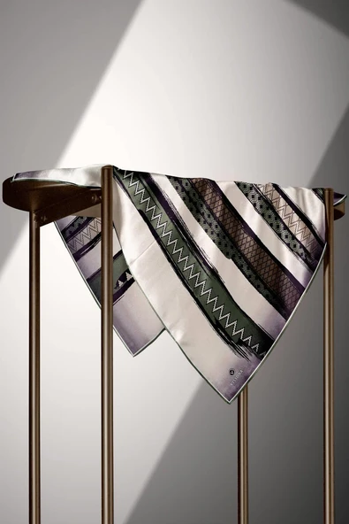 %100 Twill İpek Motifli Ve Şerit Desenli Sütlü Kahve - Çağla Renkli 90x90 Eşarp Dikim Şekli : El Dikişi - Resim 3