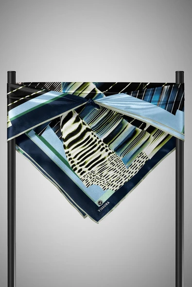 %100 Twill İpek Geometrik Desenli Petrol Mavisi - İndigo Renkli 90x90 Eşarp Dikim Şekli : El Dikişi - Resim 6