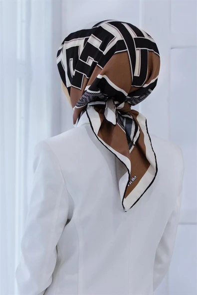 Twill Çizgili Sonsuzluk Düğümü Desenli Bej Renkli 90x90 Eşarp (İpek İçermez) ürün görseli