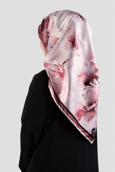 Rayon Sulu Boya Çiçek Desenli Pudra Renkli 90x90 Dikim Şekli : El Dikişi Eşarp (İpek İçermez) ürün görseli