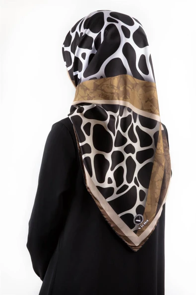 Twill Taş Desenli Bej Renkli 90x90 Eşarp (İpek İçermez)Kenar Dikiş Şekli El Dikişli ürün görseli