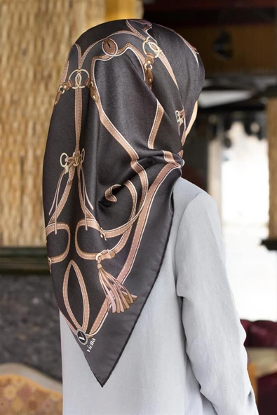 Twill Kemer Desenli Gri Renkli 90x90 Eşarp (İpek İçermez) Dikim Şekli : El Dikişi ürün görseli