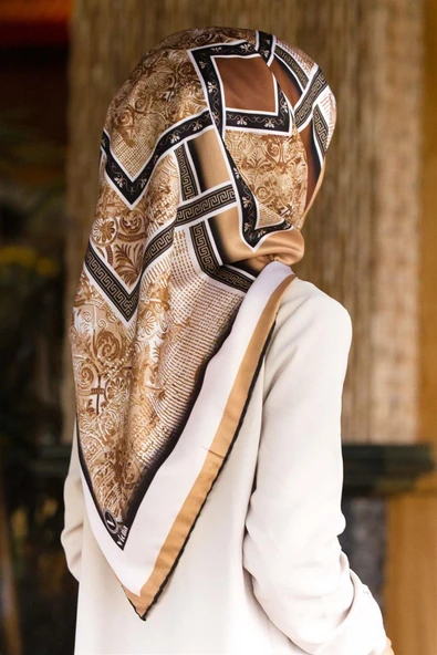 Twill Geometrik Desenli Hardal Renkli 90x90 Eşarp (İpek İçermez) Kenar Dikiş Şekli El Dikişli ürün görseli