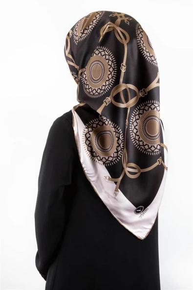 Twill Kemerli Ve Geometrik Desenli Bej Renkli 90x90 Eşarp (İpek İçermez) Kenar Dikiş Şekli El Dikişli ürün görseli