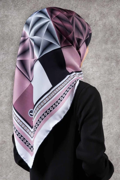Twill Geometrik Desenli Pudra - Krem Renkli 90x90 Eşarp (İpek İçermez) Kenar Dikiş Şekli El Dikişli ürün görseli