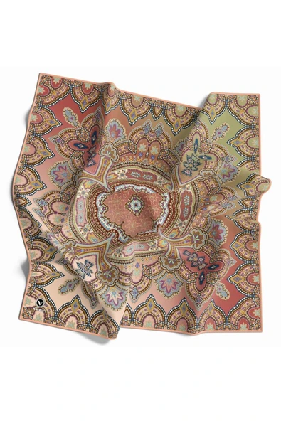 Kristal Şal Desenli Somon Renkli 90x90 Dikim Şekli : El Dikişi Eşarp (İpek İçermez) ürün görseli