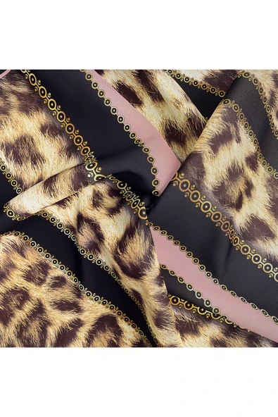 %100 Twill İpek Leopar Desenli Pudra - Siyah Renkli 90x90 Eşarp Dikim Şekli : El Dikişi - Resim 6