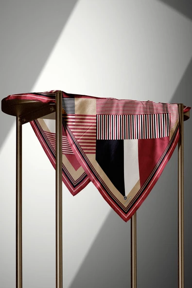 %100 Twill İpek Geometrik Desenli Bordo Renkli 90x90 Eşarp Dikim Şekli : El Dikişi - Resim 4