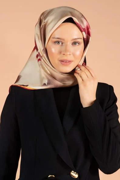 %100 Twill İpek Yaprak Desenli Bej - Bordo Renkli 90x90 Eşarp Dikim Şekli : El Dikişi - Resim 3