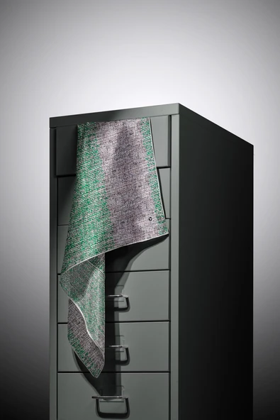 %100 Twill İpek Dokulu Desen Benetton Yeşili - Sütlü Kahve Renkli 90x90 Eşarp Kenar Dikiş Şekli El Dikişli - Resim 3