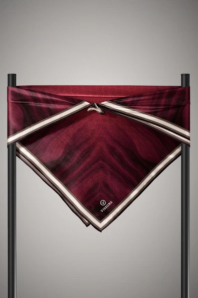 100% Twill İpek Monogram Desenli Bordo Renkli 90x90 Dikim Şekli : El Dikişi Eşarp - Resim 5